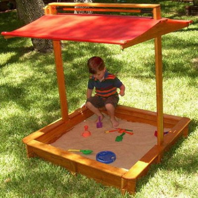 Песочница на детской площадке Песочница на детской площадке