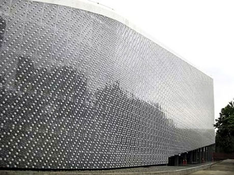 Дом из бутылок Дом из бутылок