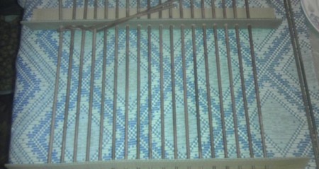 Как сделать (сплести) корзину для белья своими руками из свернутых в трубку газет Как сделать (сплести) корзину для белья своими руками из свернутых в трубку газет