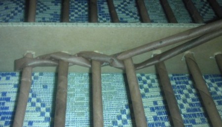 Как сделать (сплести) корзину для белья своими руками из свернутых в трубку газет Как сделать (сплести) корзину для белья своими руками из свернутых в трубку газет