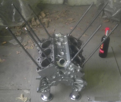 Стол – бар своими руками из блока двигателя Стол – бар своими руками из блока двигателя