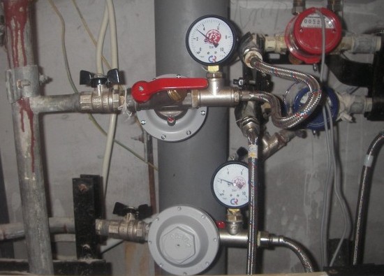 Регулятор давления воды (монтаж, достоинства, недостатки, неисправности, конструкция) Регулятор давления воды (монтаж, достоинства, недостатки, неисправности, конструкция)