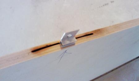 Как соединить пол с разным покрытием или порог между плиткой и линолеумом (ламинатом) Как соединить пол с разным покрытием или порог между плиткой и линолеумом (ламинатом)