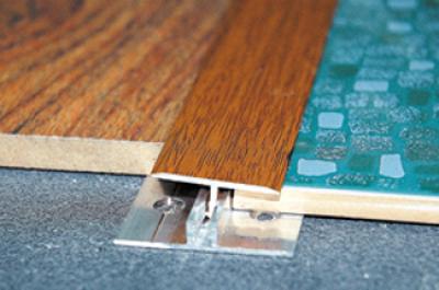 Как соединить пол с разным покрытием или порог между плиткой и линолеумом (ламинатом) Как соединить пол с разным покрытием или порог между плиткой и линолеумом (ламинатом)