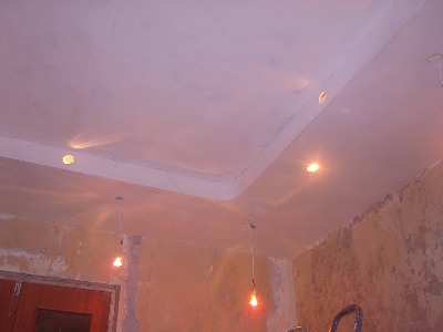 Двухуровневый потолок из гипсокартона с подсветкой по периметру с фотографиями Двухуровневый потолок из гипсокартона с подсветкой по периметру с фотографиями