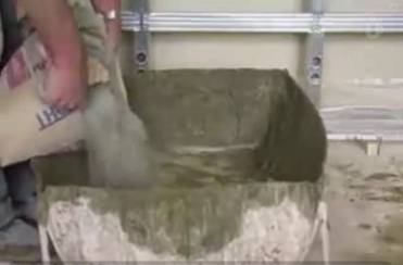 Приготовление раствора для стяжки пола (цементно-песочной) Приготовление раствора для стяжки пола (цементно-песочной)