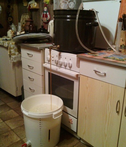 Как сварить пиво дома (в домашних условиях) Как сварить пиво дома (в домашних условиях)