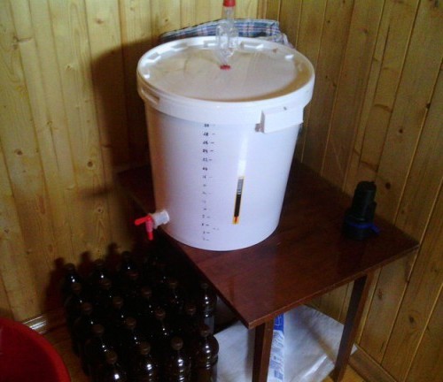 Как сварить пиво дома (в домашних условиях) Как сварить пиво дома (в домашних условиях)