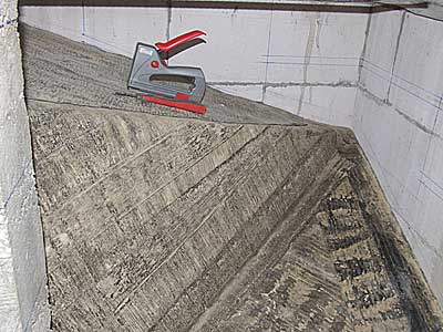 Бетонная лестница в подвал Бетонная лестница в подвал