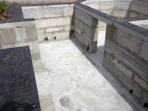 Подвал в жилом доме Подвал в жилом доме