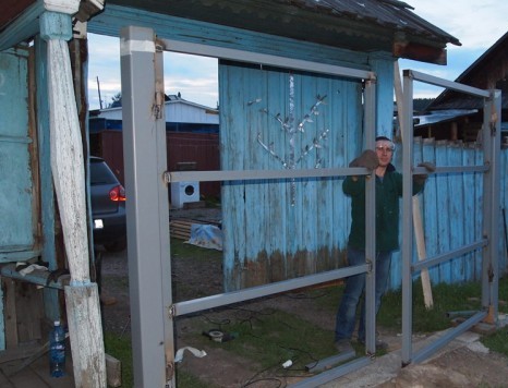 Ворота своими руками (монтаж, установка) Ворота своими руками (монтаж, установка)